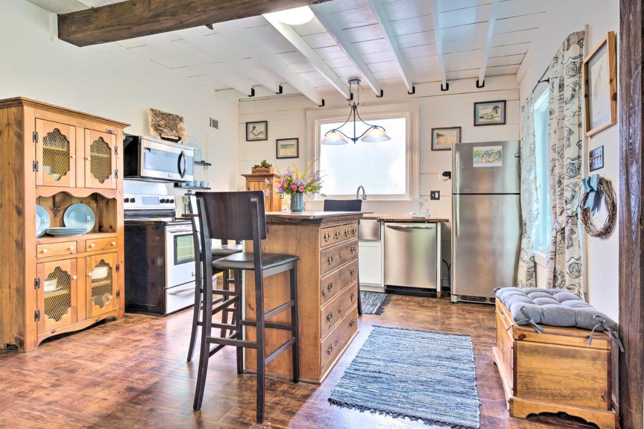 Historic Biloxi Bay Cottage With Beautiful View オーシャンスプリングス エクステリア 写真