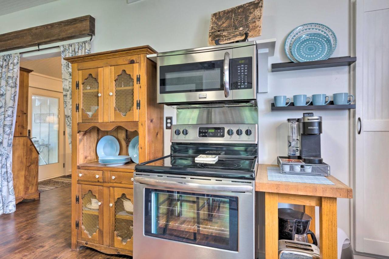 Historic Biloxi Bay Cottage With Beautiful View オーシャンスプリングス エクステリア 写真