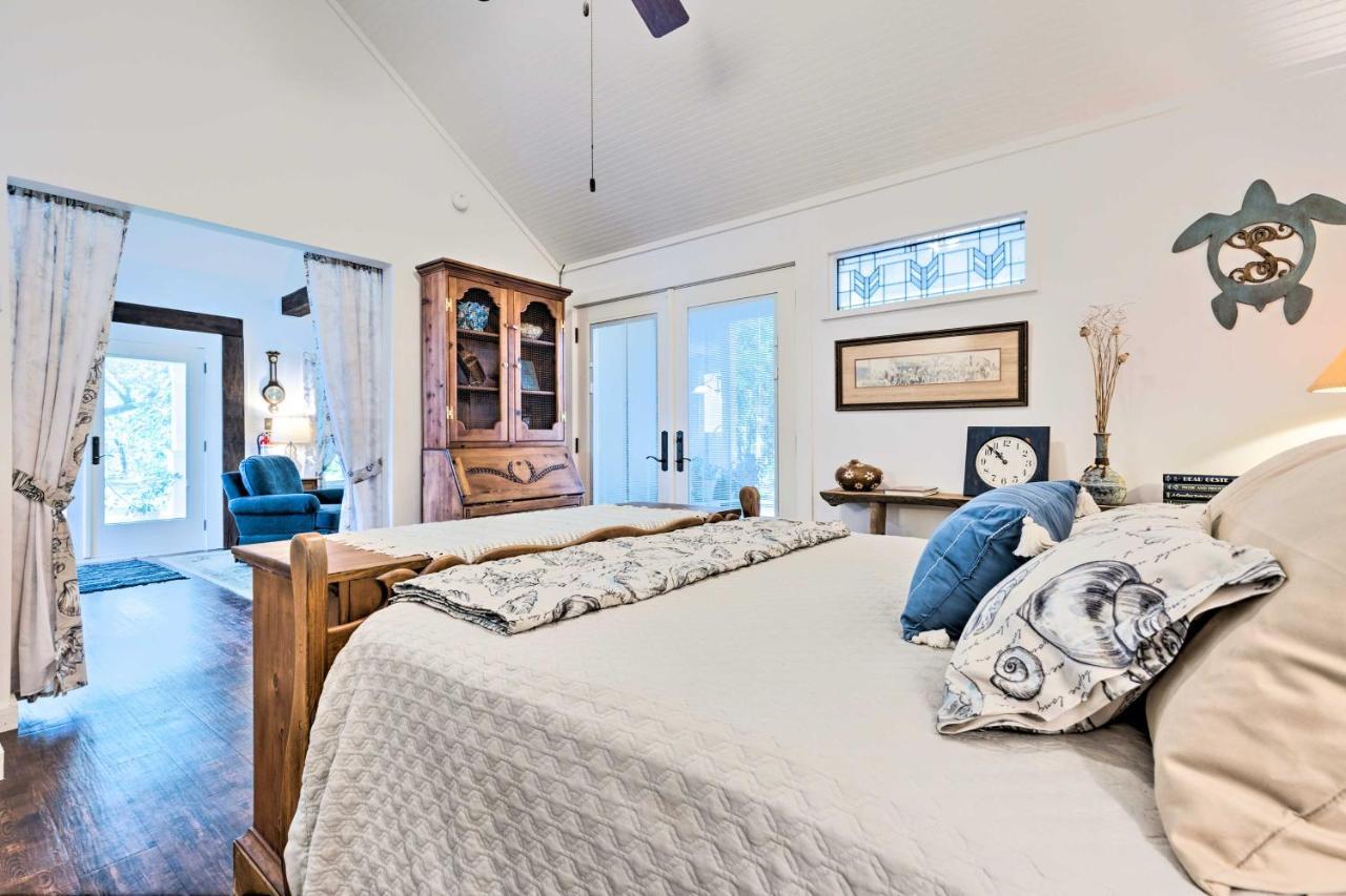 Historic Biloxi Bay Cottage With Beautiful View オーシャンスプリングス エクステリア 写真