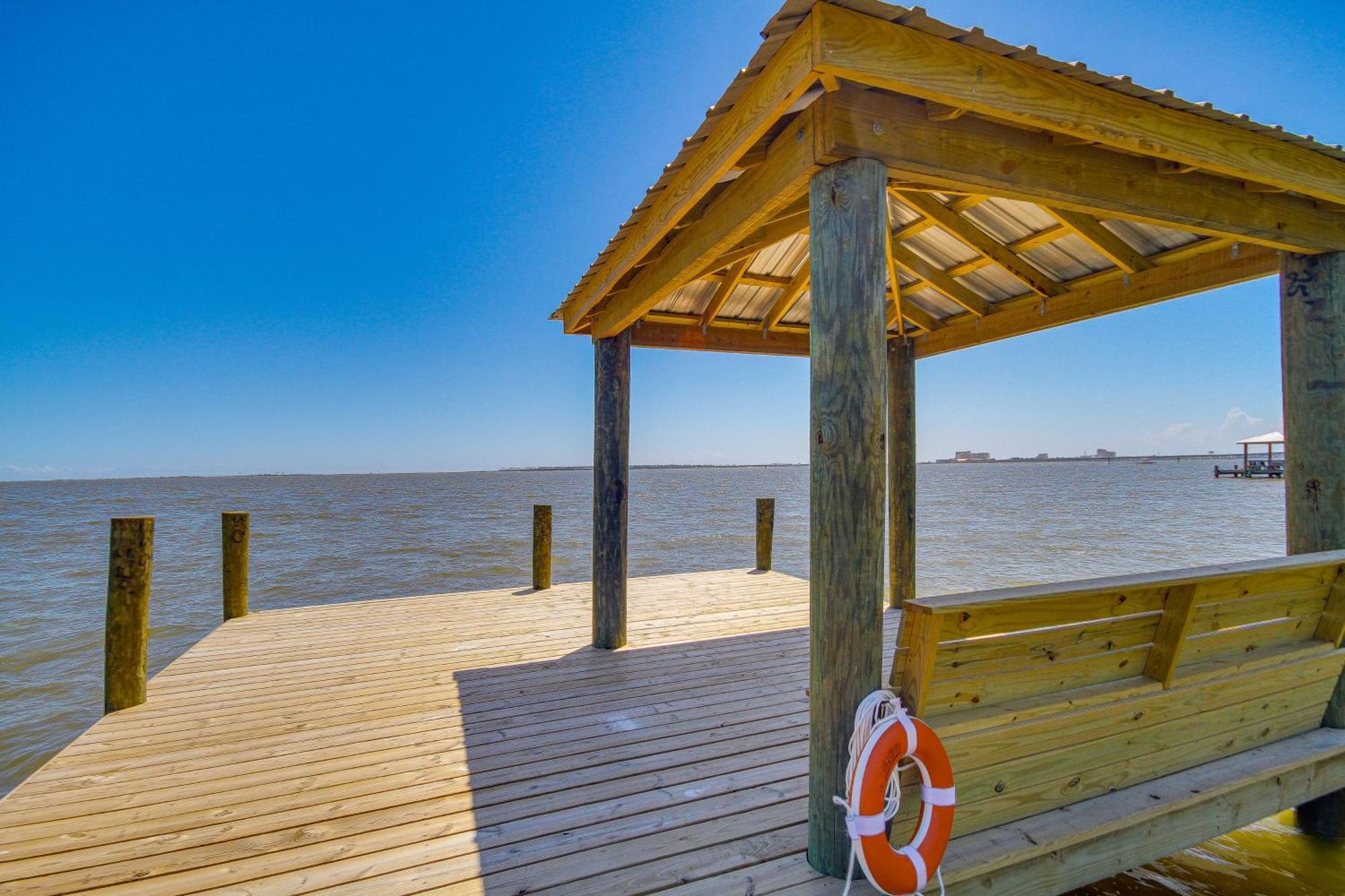 Historic Biloxi Bay Cottage With Beautiful View オーシャンスプリングス エクステリア 写真