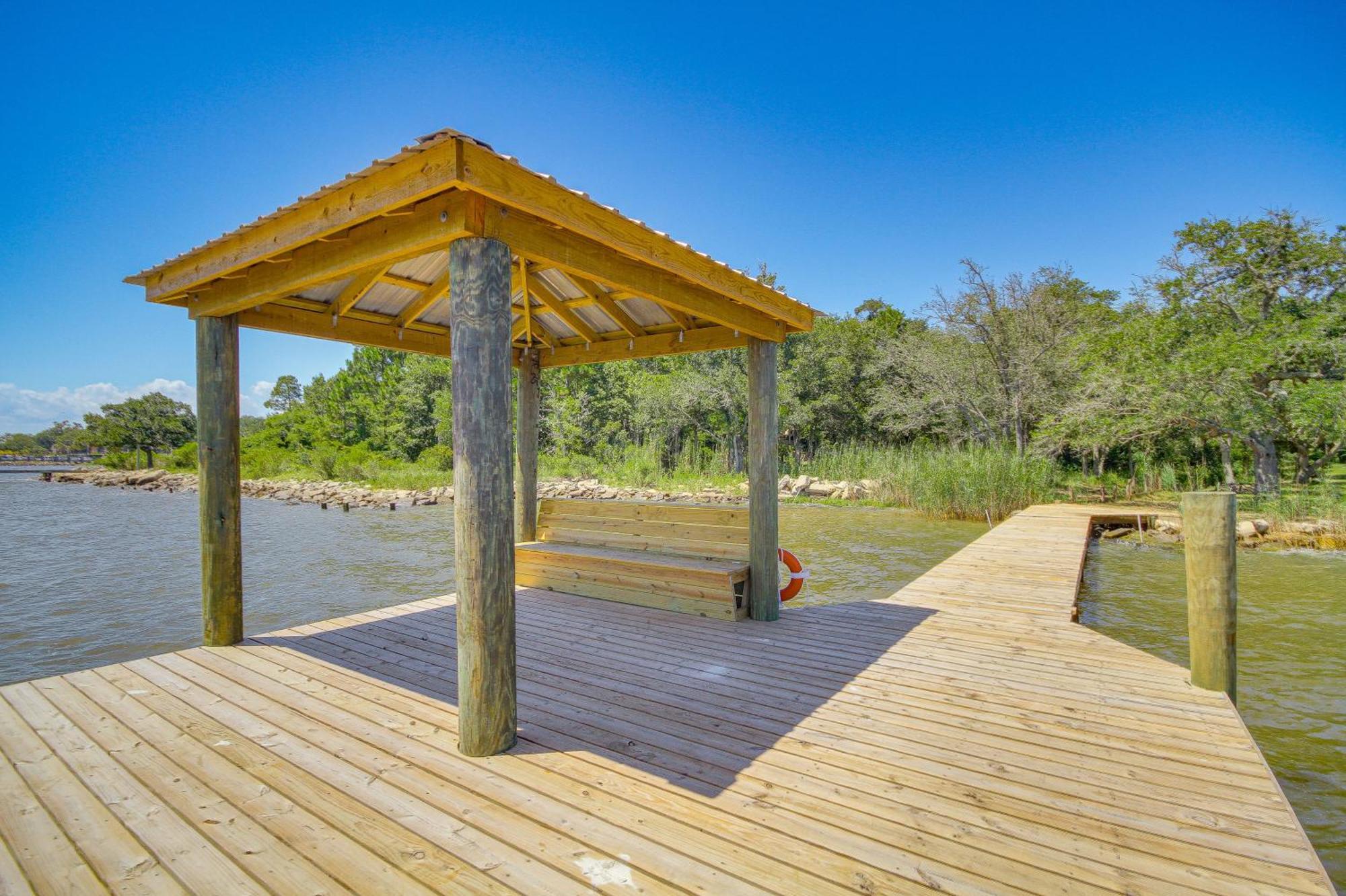 Historic Biloxi Bay Cottage With Beautiful View オーシャンスプリングス エクステリア 写真