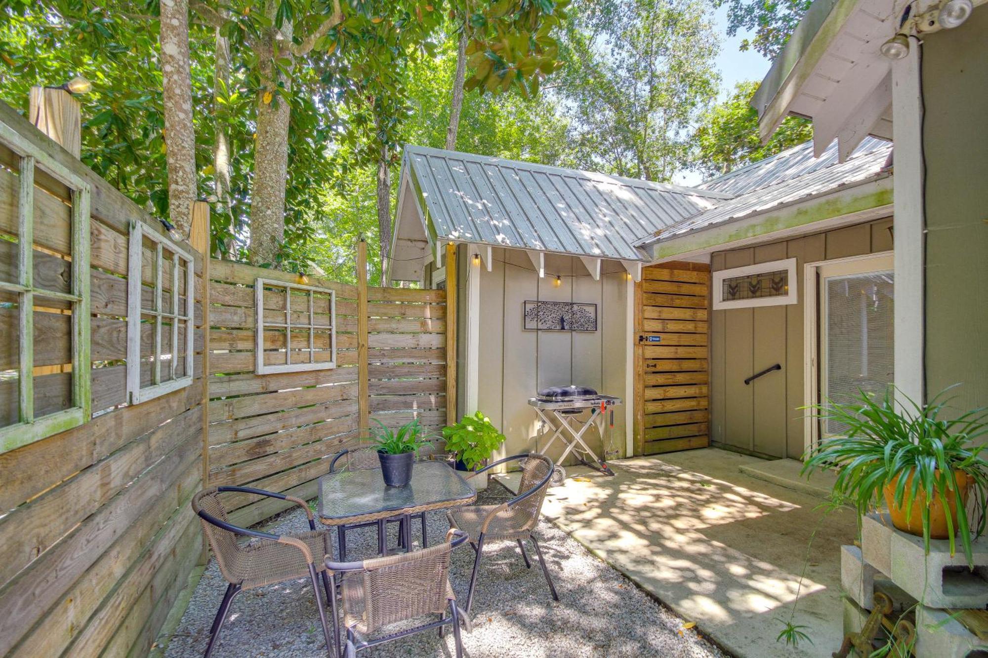 Historic Biloxi Bay Cottage With Beautiful View オーシャンスプリングス エクステリア 写真