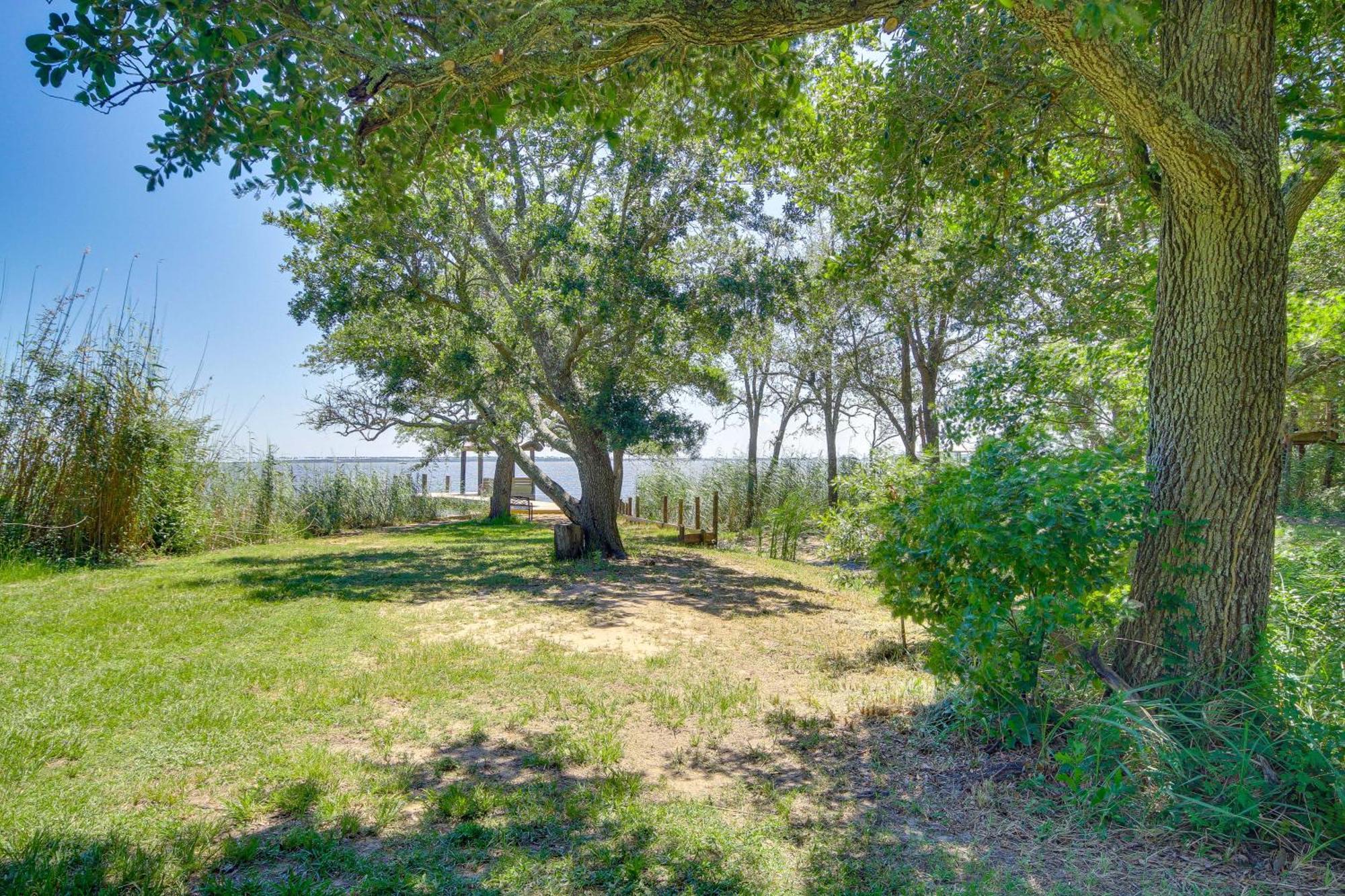 Historic Biloxi Bay Cottage With Beautiful View オーシャンスプリングス エクステリア 写真